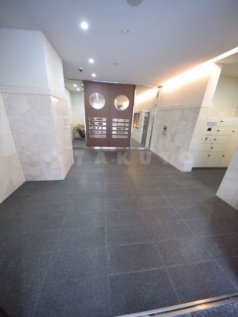 20/27 エントランス