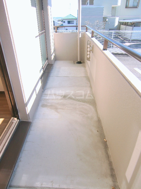 13/22 バルコニー