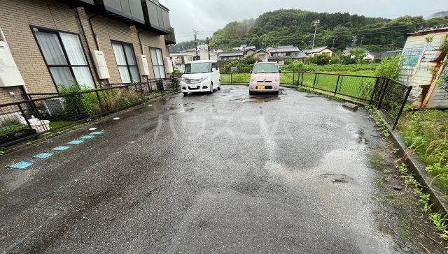 25/30 駐車場
