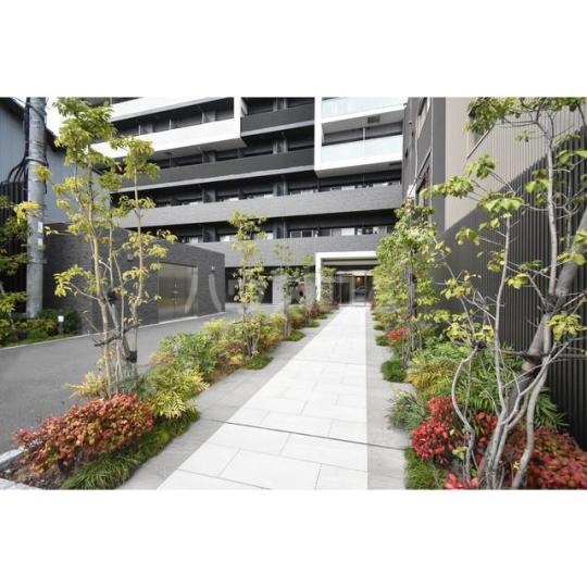 15/23 エントランス