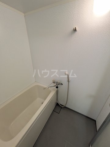 16/27 浴室