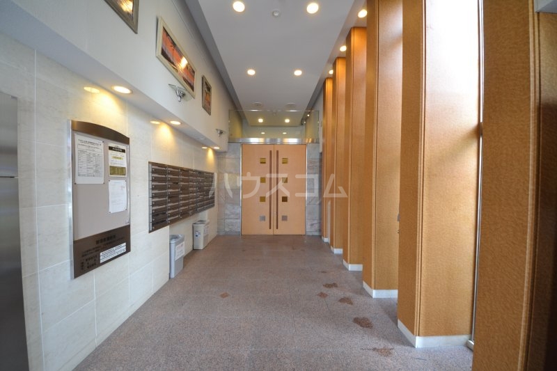 17/27 エントランス