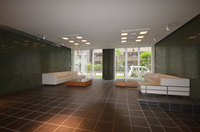 26/30 エントランス