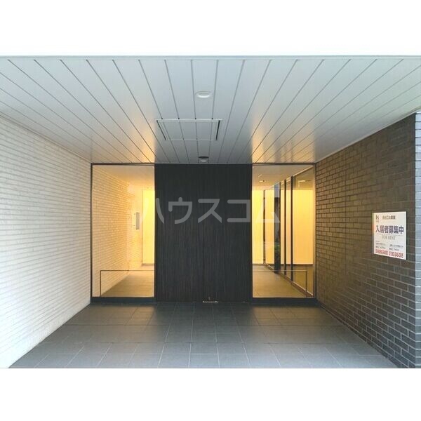 20/29 エントランス