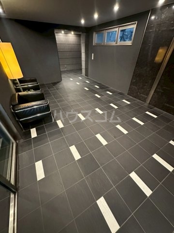 18/24 エントランス