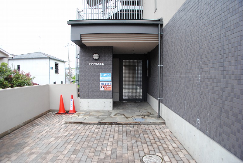 14/14 エントランス