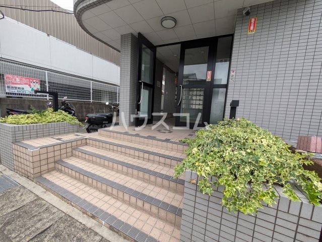 19/22 エントランス