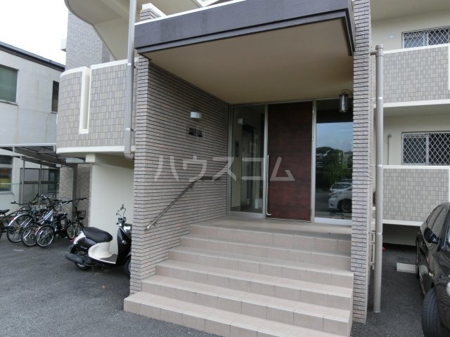 20/26 エントランス