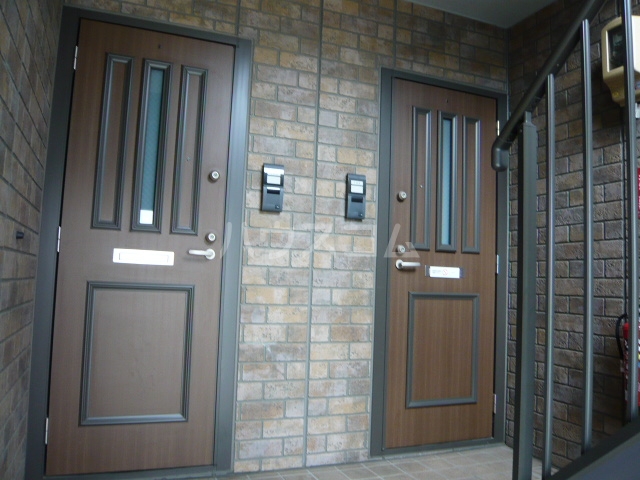 24/30 エントランス