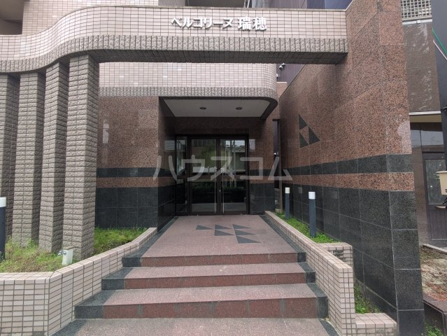 21/30 エントランス