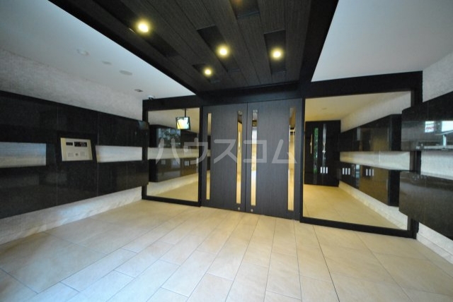 16/25 エントランス