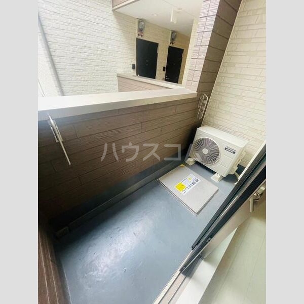 18/28 バルコニー