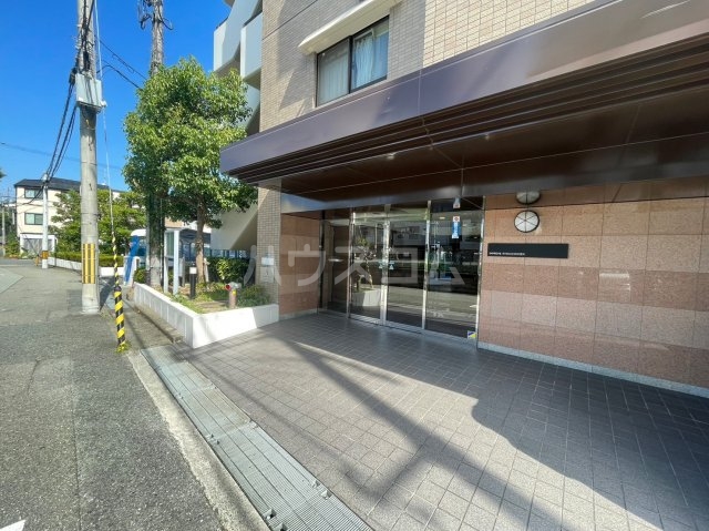 2/3 エントランス