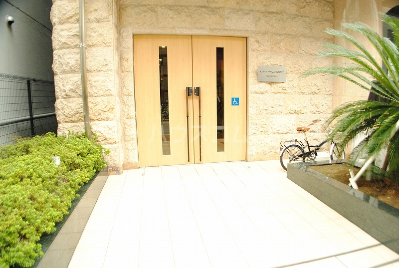 15/21 エントランス