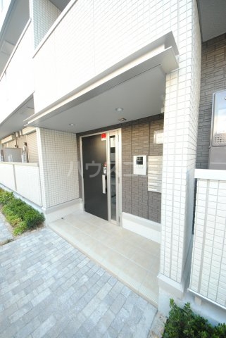 26/29 エントランス