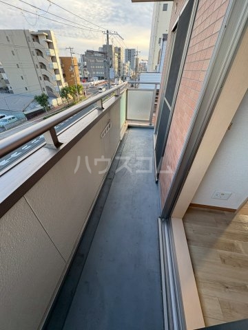 18/27 バルコニー