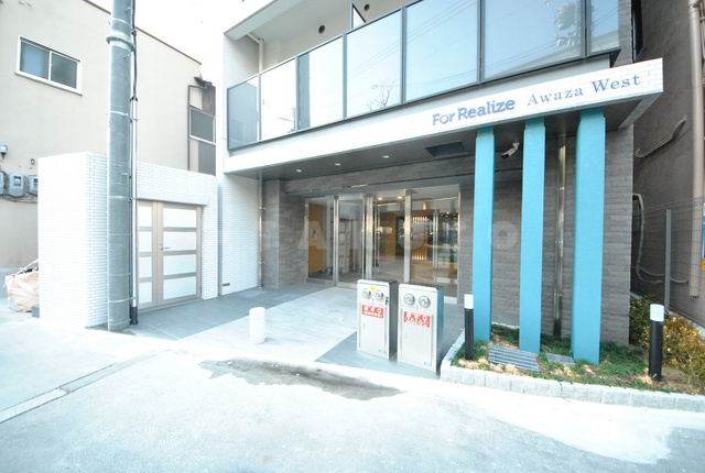 24/30 エントランス