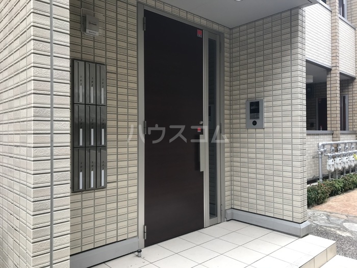 16/25 エントランス