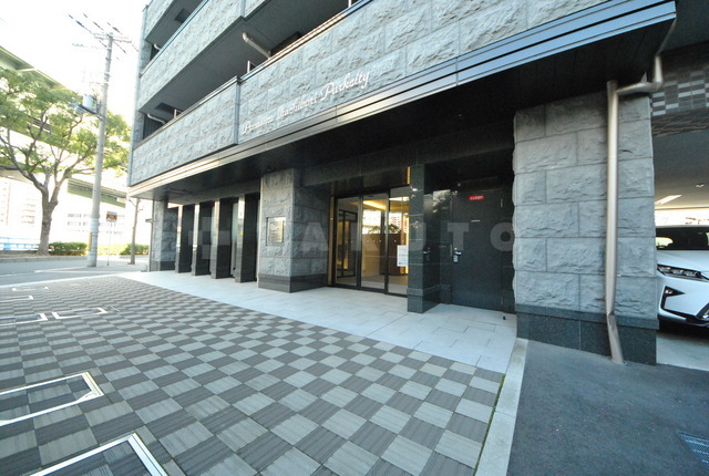 26/30 エントランス