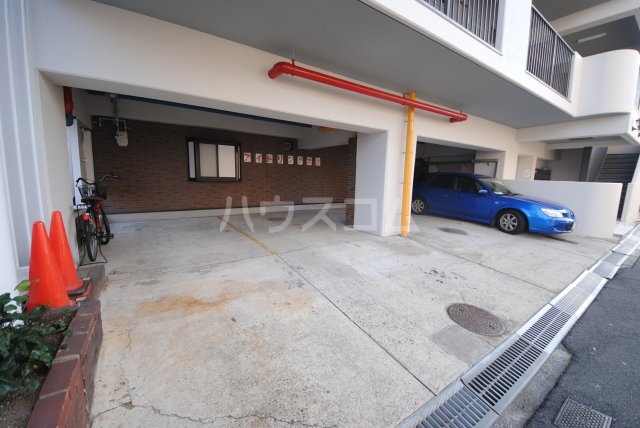 25/30 駐車場