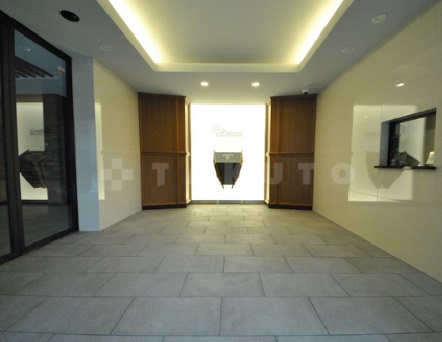 22/30 エントランス