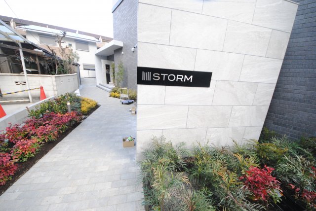 26/30 エントランス