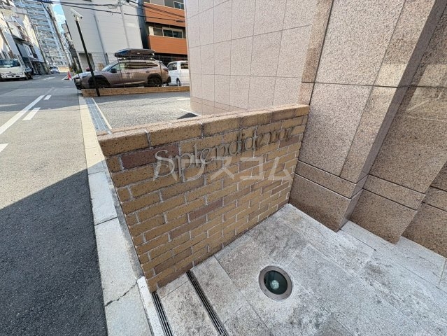 28/30 エントランス