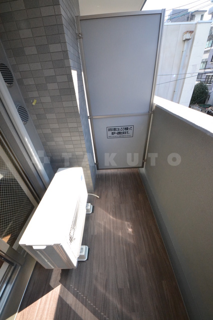 16/27 バルコニー