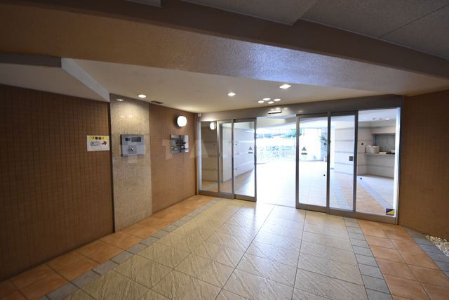 22/30 エントランス