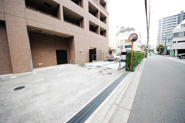 28/30 駐車場