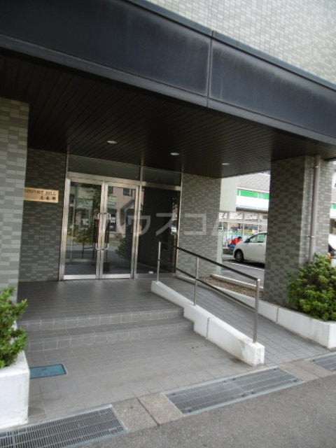 28/30 エントランス