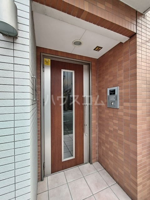 14/15 エントランス