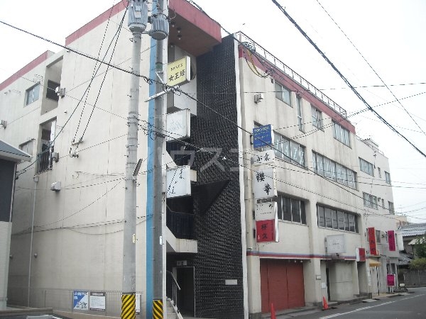 ハイハットビルの外観