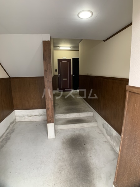 14/25 エントランス