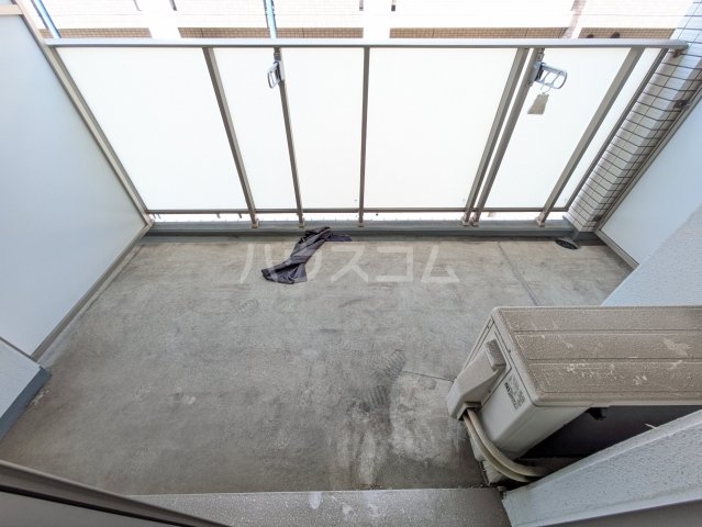 18/27 バルコニー