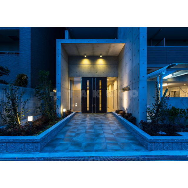 17/27 エントランス