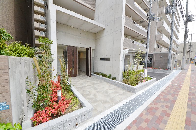 13/24 エントランス