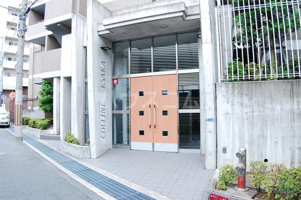 24/30 エントランス