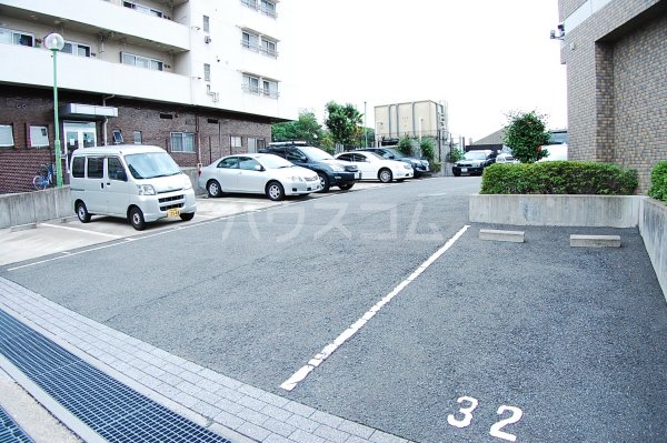 22/30 駐車場