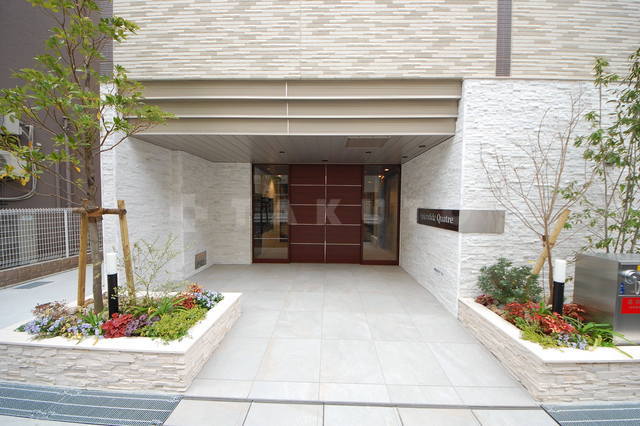 18/24 エントランス