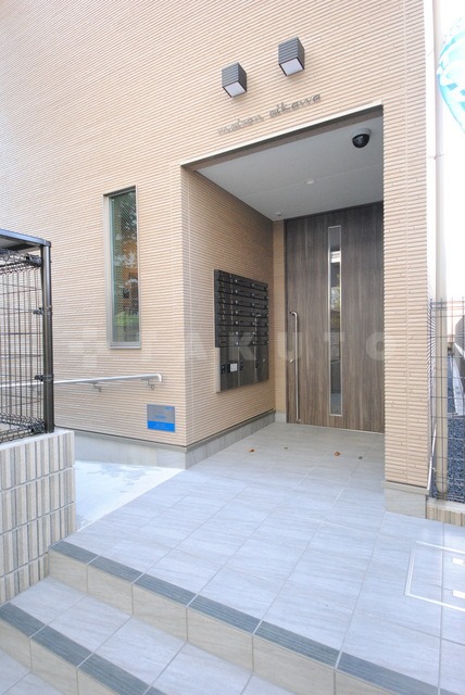 26/30 エントランス