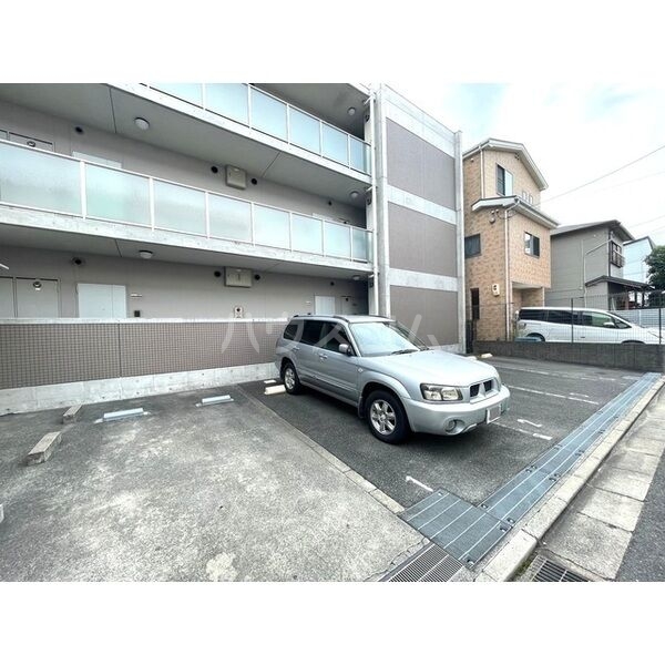 19/22 駐車場