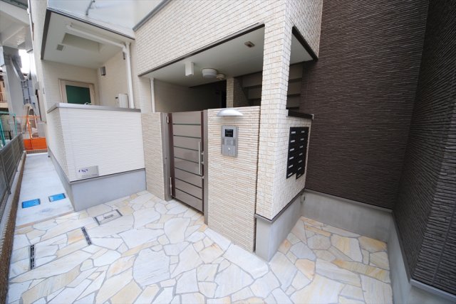 3/7 エントランス