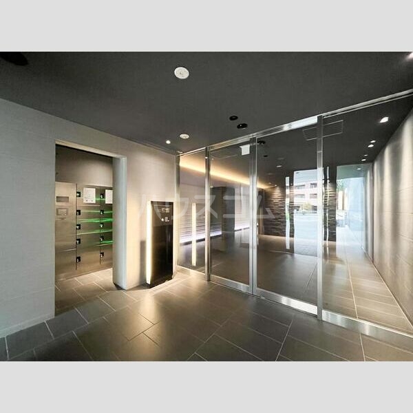 25/30 エントランス