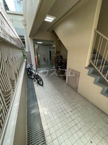 2/4 エントランス