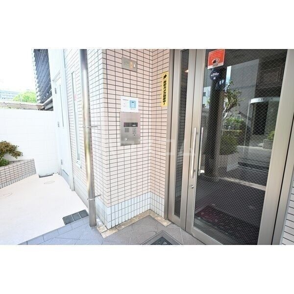 16/25 エントランス