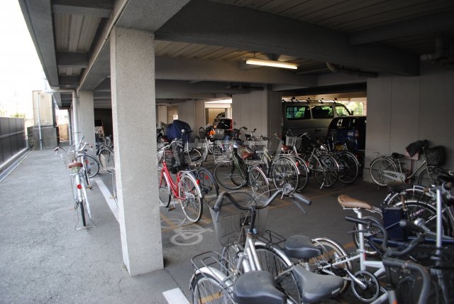 14/16 エントランス