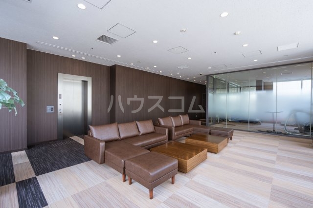 25/30 エントランス