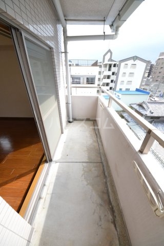 17/27 バルコニー