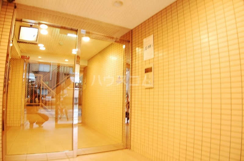 13/22 エントランス